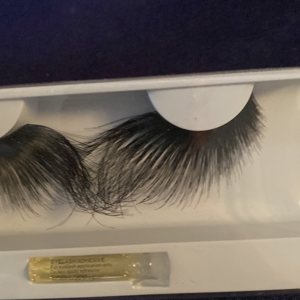 Fancy False Lashes bundle - Picture 8 of 10